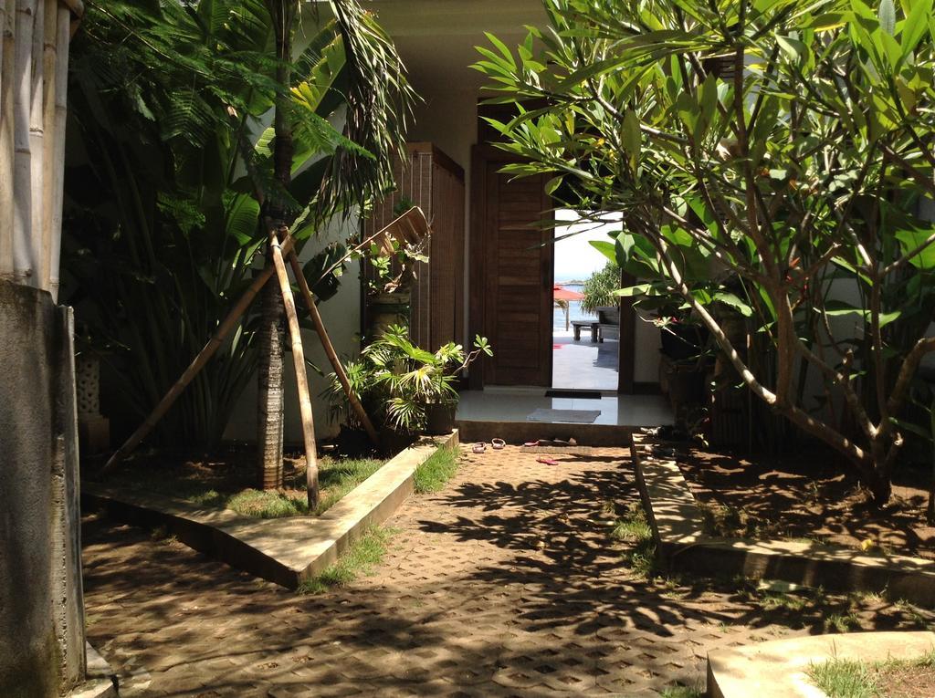 Jennys Place Hotel Nusa Lembongan  Exterior photo
