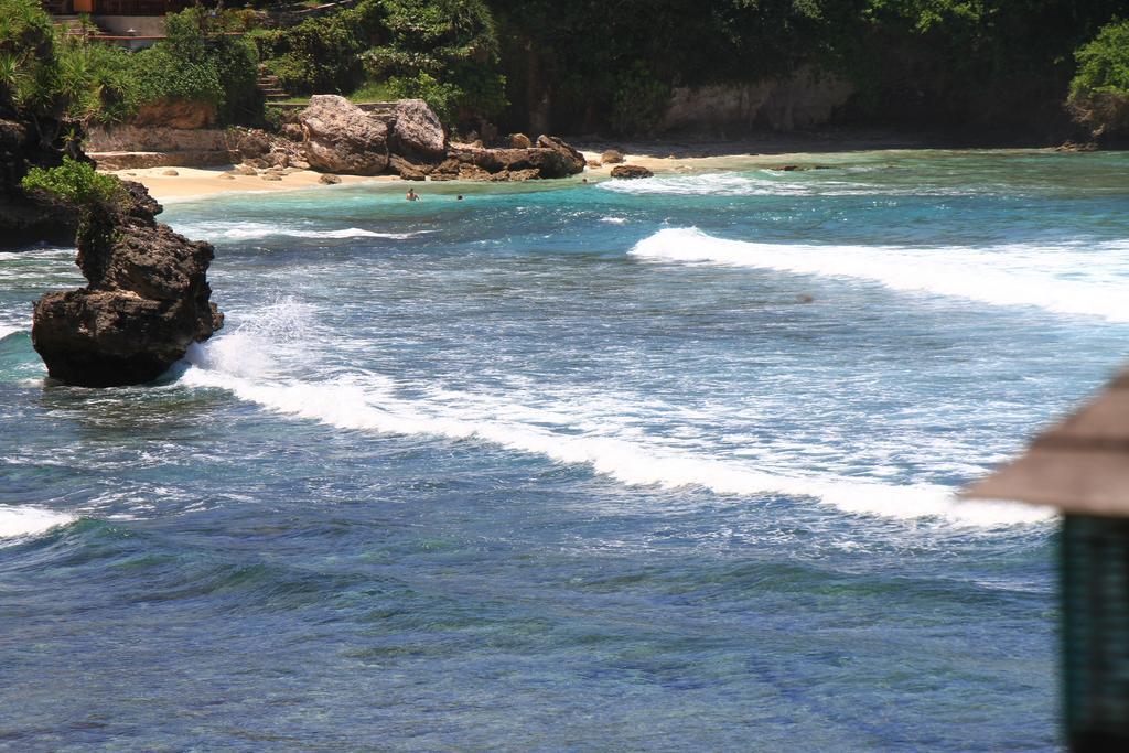 Jennys Place Hotel Nusa Lembongan  Exterior photo