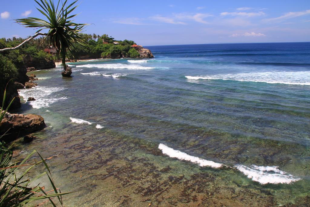 Jennys Place Hotel Nusa Lembongan  Exterior photo