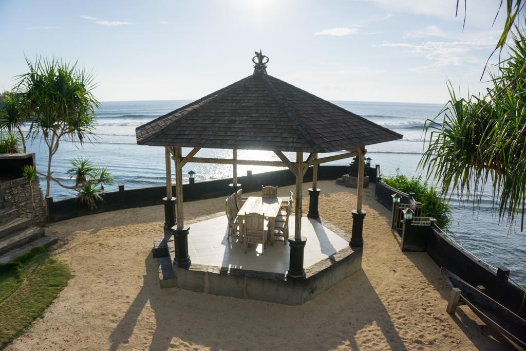 Jennys Place Hotel Nusa Lembongan  Exterior photo