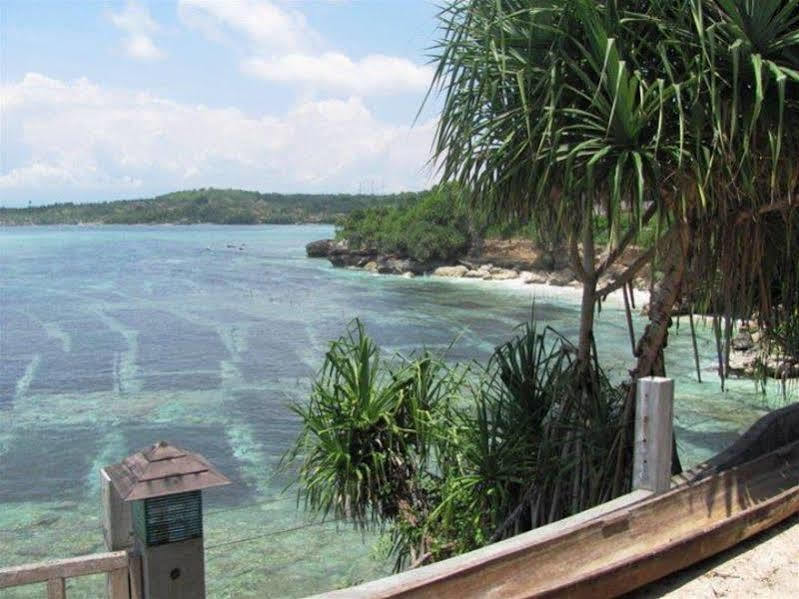 Jennys Place Hotel Nusa Lembongan  Exterior photo